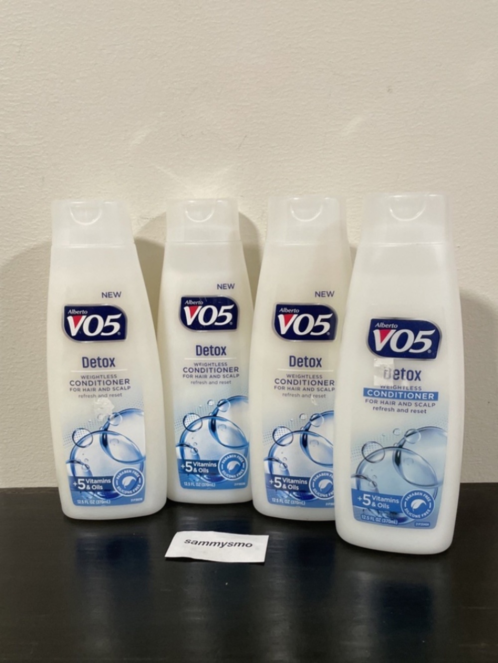 Alberto VO5 Detox Weightless Conditioner ,+5 Vitamins & Oils 12.5 oz., x4